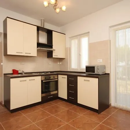 8257b Apartment Ugljan